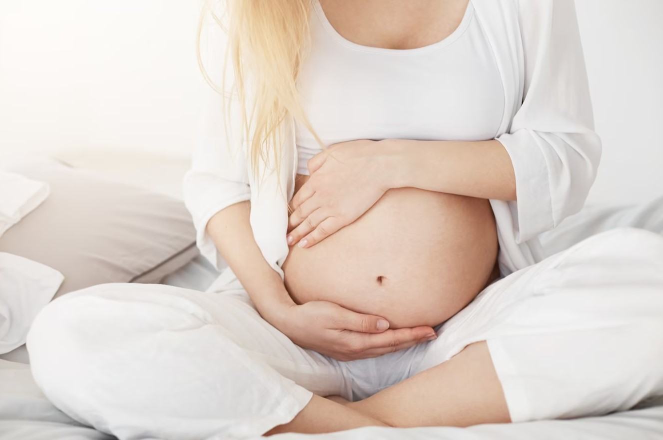 Este normala durerea buricului in timpul sarcinii? Iata ce poate insemna acest simptom